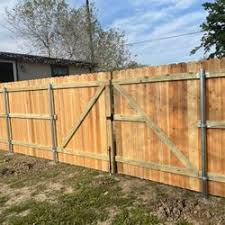 CERCAS DE MADERA Y TELA CICLONICA Y PORTONES ELÉCTRICOS for Sale in Harlingen, TX - OfferUp