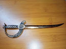 Sabie/cuțit vechi pentru desfăcut scrisori Mioveni • OLX.ro