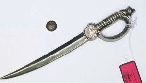 Mysteriet om søster Margarets drap: En brevkniv avslører ...