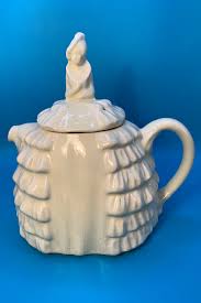 Sadler “ye Daintee Laydee” Crinoline Lady Teapot in Yellow ...