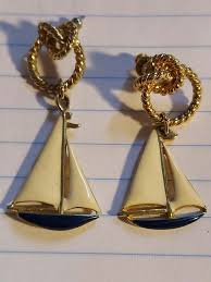 VINTAGE OMJENT GOLDTONE KNOTTED ENAMEL SAILBOAT EARRINGS ...