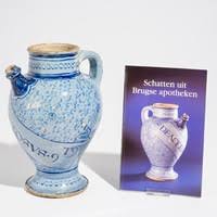 A pair of large blue and white Antwerp maiolica "A foglie" albarelli, 16th C. - Rob Michiels Auctions