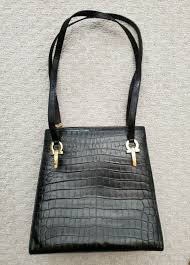 Authentic SALVATORE FERRAGAMO Gancini Shoulder Bag BW-21 ...