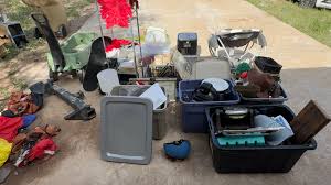 Free items in Rio Rico driveway