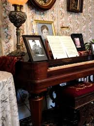 DEAD AND BREAKFAST: He spent the night at Lizzie Borden's ...