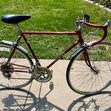 Vintage 1976 Schwinn Varsity Bike (Please read full listing) for Sale in Skokie, IL - OfferUp