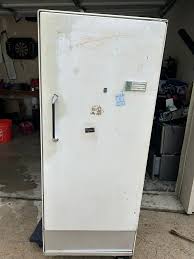 Restoring a 1964 Frigidaire refrigerator model D-10-64