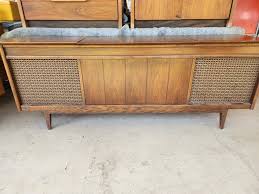 Mid Century Record Player for Sale in Phoenix, AZ - OfferUp