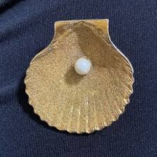 J&J | Jewelry | Jj Joanette Cat On Shelf Mouse Brooch Pin Signed Silver Tone Pewter Vtg Dangle | Poshmark