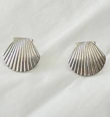 Scallop Shell Stud Earring – IXTA Apparel