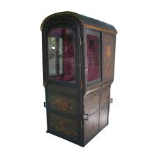 18th Century Louis XVI Period French Sedan Chair at 1stDibs | sedan chair 18th century