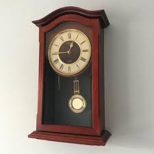 Lot 37 - Quartz Seiko Wall Clock | EstateSales.org