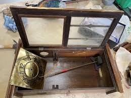 Trying to identify great grandfathers clock : r ...