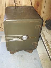 VINTAGE SENTRY OFFICE SAFE | #346016466