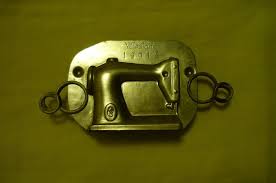 Vintage Sewing machine chocolate mold // Photo via web.....