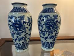 PAIR BLUE and WHITE Chinese Porcelain Vases Approx 8 1/2 ...