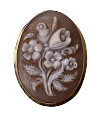 Sold at Auction: GOLD CAMEO BROOCH PENDANT