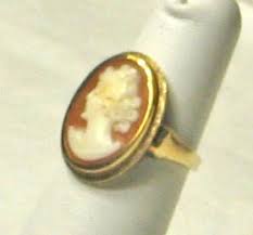 Vintage 10K Yellow Gold Cameo Ring