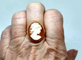 18K, Yellow Gold, Vintage, Cameo Ring. Size 9 — http://kenyonjewelers.com