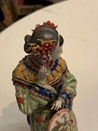 Vintage Chinese Woman Porcelain Figurine 10" Needlepoint Both Pinky Fingers Gone | eBay