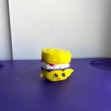 Shopkins | Toys | Shopkins Season 3 9 Sconnie Yellow Mint ...