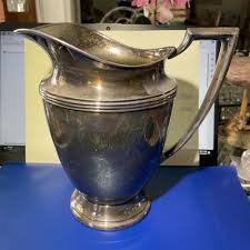Vintage Windsor by Wm Rogers Silverplate Water Pitcher #3717 8.5" Tall Tarnished and Needs Polishing as Pictured. | EstateSales.org