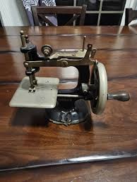 Antique Singer Sewing Machine Miniature Model Child's Toy w/ Moving Wheel Shaft | eBay