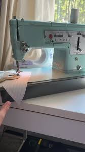 Lakin Hering | Vintage sewing machine reveal 🤩 singer model ...