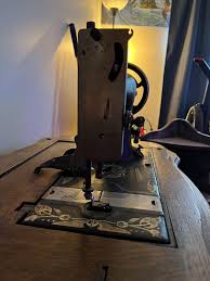 Vintage The Free No5 Sewing Machine
