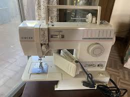 Singer 9005 Sewing Machine W/ Pedal for Sale in Los Altos ...