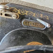 antique singer sewing machine With Carring Case | eBay