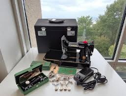 Singer 221 Featherweight With Case, Buttonholer, and Attachments 1957 - Etsy