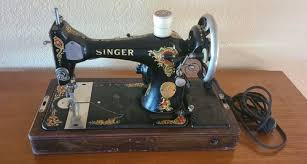 ANTIQUE SINGER SEWING MACHINE W/Case | eBay
