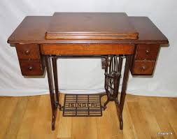 ANTIQUE 1935 Model 15 Singer Treadle Sewing Machine for Sale ...