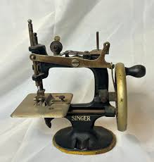 1910 -1934 Singer Sew Handy Model 20 Mini Sewing ...