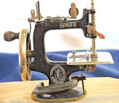 Vintage Child's Singer Sewing Machine | eBay