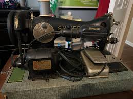 Identifying vintage Singer sewing machine model?