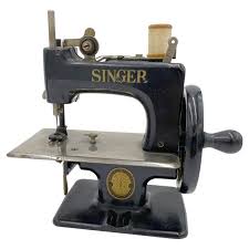 Antique Singer Model 20 Portable Sewing Machine Childrens For Sale at 1stDibs | vintage childs singer sewing machine value, mini singer sewing machine, small singer sewing machine vintage