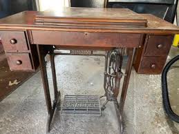 Vintage Singer Sewing Machine 1934 Model 15 for Sale in Brook Park, OH - OfferUp