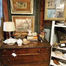 Stockyard Antiques - Round Top