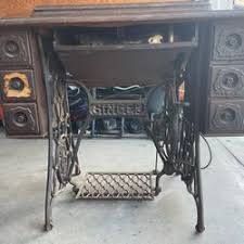 FREE Singer Sewing Machine Antique for Sale in Manteca, CA - OfferUp