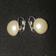 Trifari | Jewelry | Vintage Trifari Clip Single Pearl ...