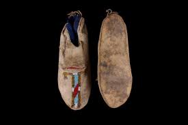 Sold at Auction: Crow Apsaalooke Beaded Moccasins c. 1890
