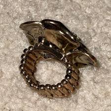 Pre-loved jewelry Vintage style Metal flower ring... | Depop