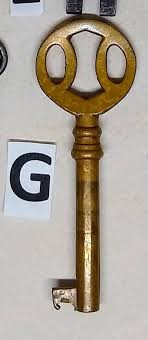 VINTAGE SKELETON Key~barrel Key~steampunk~jewelry Craft~shadowbox Filler~oddity-curiosity L1 - Etsy