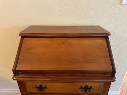 PETITE VINTAGE SECRETARY DESK | EstateSales.org