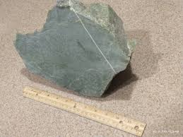 🔎 UNIDENTIFIED - Wyoming jade? | TreasureNet.com