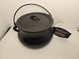 Halloween 4QT Pre-seasoned Cast Iron Cauldron Pot - Smith ...