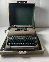 Antique typewriter | Mercari