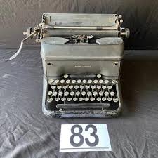 LOT#L83: Vintage Smith-Corona Superspeed Typewriter ...